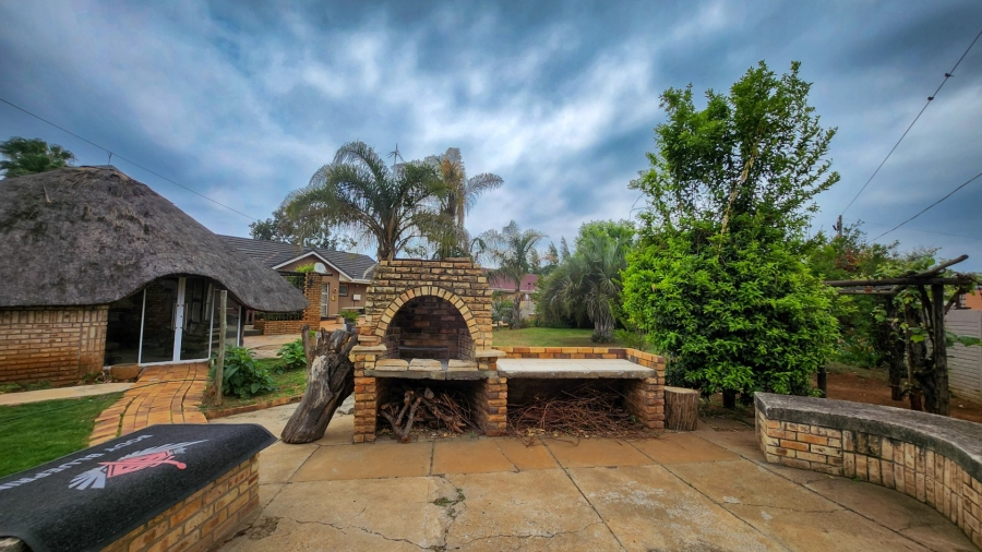 4 Bedroom Property for Sale in Stilfontein Ext 4 North West